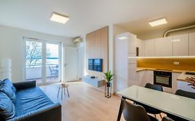 Myflat Club 218 Premium Wellness Apartment
